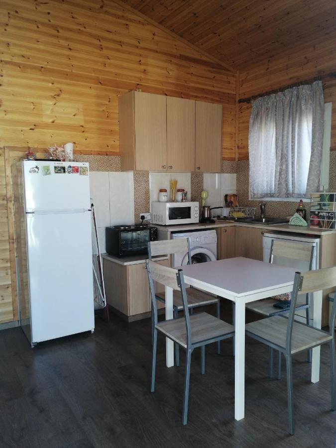 Wooden Apartment , Agia Marina Chrysochous Kato Yialia Bagian luar foto